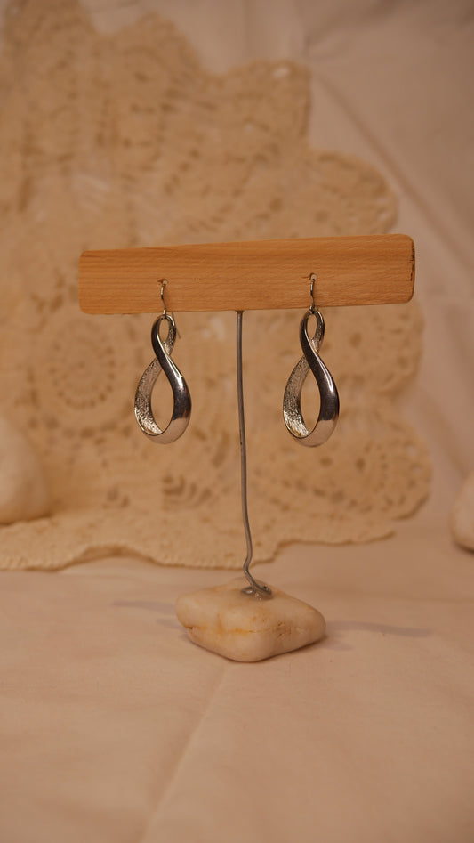 Boucle d'oreille infini